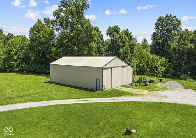 Photo 2 of Single family home for sale at 4301 N Main St, Terre Haute, IN 47805 | MLS# 22114506 | Listing updated on 2026-08-20