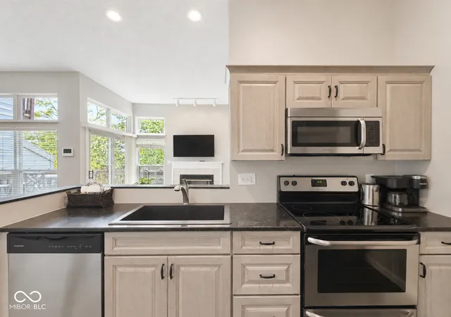 4th image of 9668 S Bay Pointe Ct #77, Bloomington, IN 47401 | MLS# 22114536