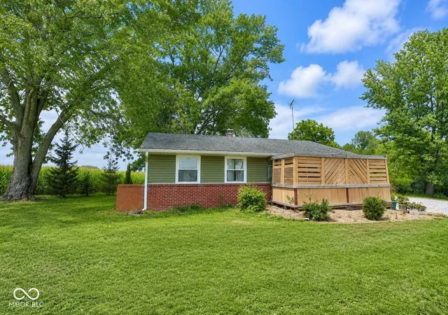 Photo 1 of Single family home for sale at 1968 W State Road 44, Franklin, IN 46131 | MLS# 22114540 | Listing updated on 2026-08-27