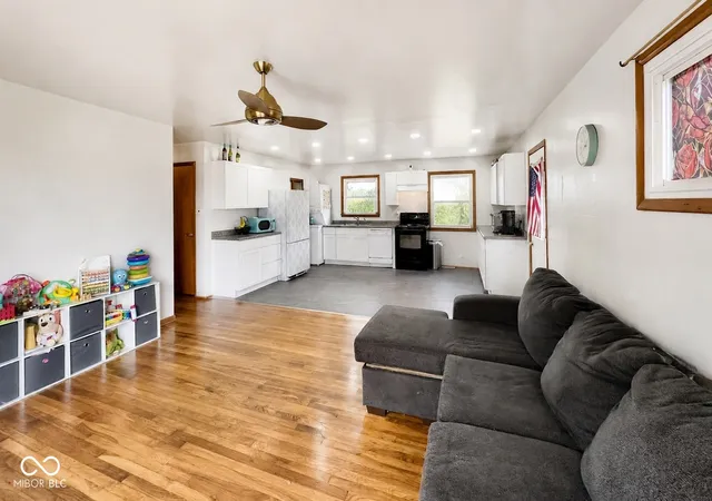 Photo 3 of Single family home for sale at 1968 W State Road 44, Franklin, IN 46131 | MLS# 22114540 | Listing updated on 2026-08-27