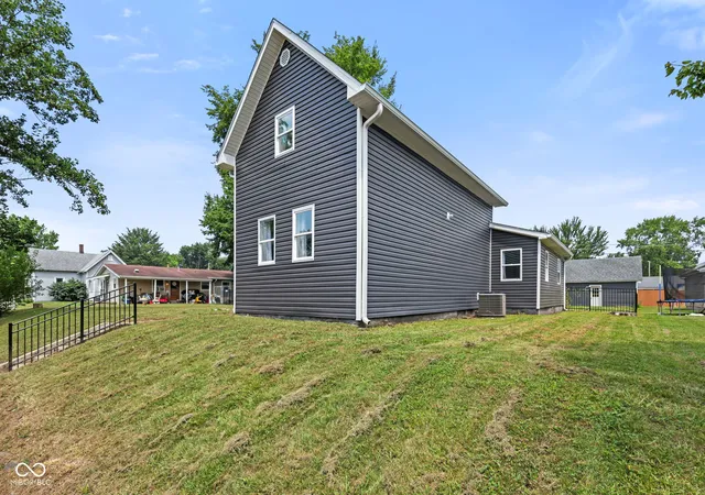 3rd image of 1924 S I St, Elwood, IN 46036 | MLS# 22114553