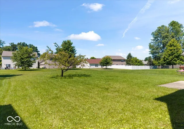 Photo 3 of Sale Pending at 5136 Gray Wood Ct, Indianapolis, IN 46235 | MLS# 22114555 | Listing updated on 2026-09-30