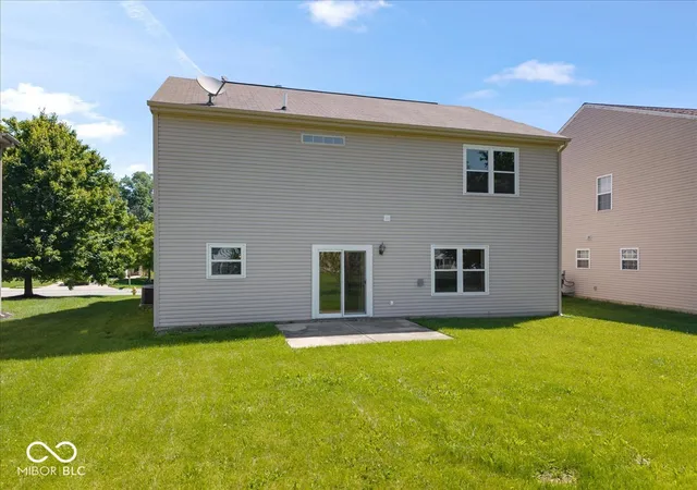 Photo 4 of Sale Pending at 5136 Gray Wood Ct, Indianapolis, IN 46235 | MLS# 22114555 | Listing updated on 2026-09-30