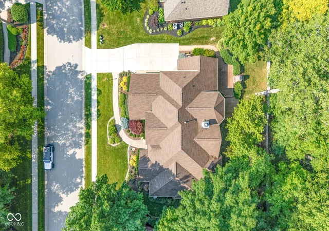 Photo 3 of Sale Pending at 11956 Eastwick Cir, Carmel, IN 46033 | MLS# 22114594 | Listing updated on 2026-09-03