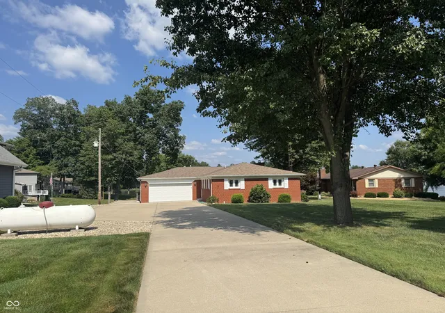 3rd image of 205 W Oneida Trl, Greensburg, IN 47240 | MLS# 22114615