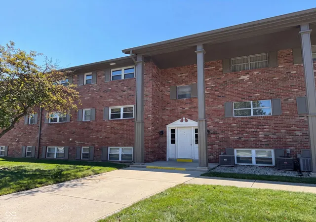 Photo 1 of Condo for sale at 3135 E 52nd Street #UNIT E, Indianapolis, IN 46205 | MLS# 22114616 | Listing updated on 2026-09-18