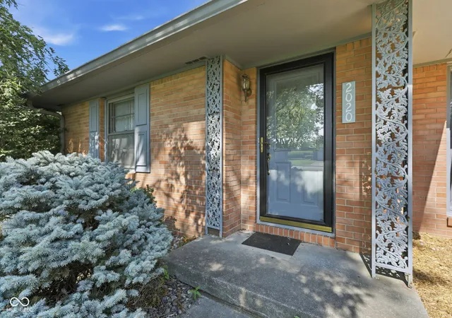 Photo 4 of Single family home for sale at 2020 S Winding Way, Anderson, IN 46011 | MLS# 22114617 | Listing updated on 2026-08-28