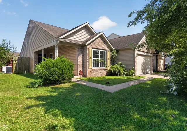 Photo 2 of Single family home for sale at 2611 Lullwater Ln, Indianapolis, IN 46229 | MLS# 22114619 | Listing updated on 2026-08-05