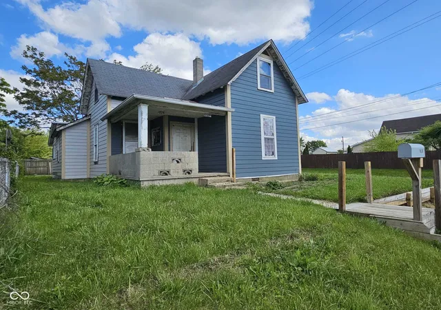 Photo 2 of Single family home for sale at 1830 Walnut St, Anderson, IN 46016 | MLS# 22114645 | Listing updated on 2026-07-20