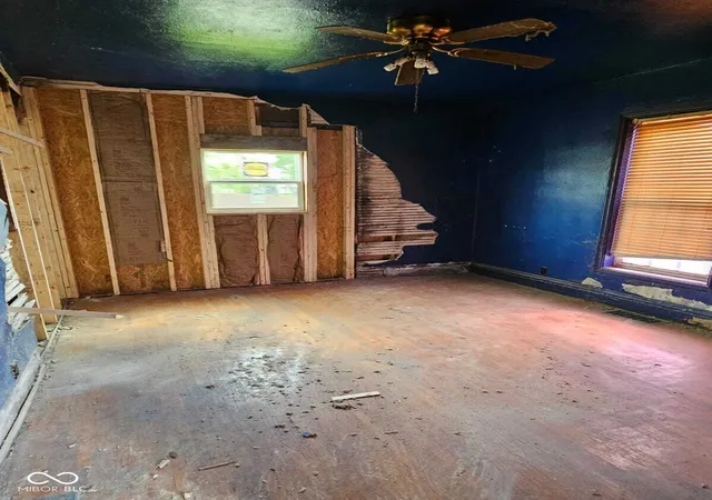 Photo 3 of Single family home for sale at 1830 Walnut St, Anderson, IN 46016 | MLS# 22114645 | Listing updated on 2026-07-20