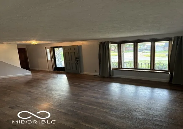 Photo 3 of Single family home for sale at 5037 Timberwood Cirs, Anderson, IN 46012 | MLS# 22114659 | Listing updated on 2026-09-18