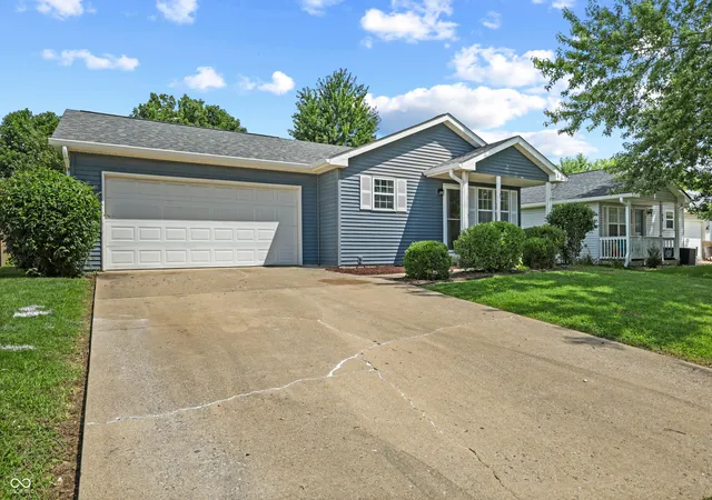 Photo 3 of Single family home for sale at 73 Queenswood Ct, Greencastle, IN 46135 | MLS# 22114703 | Listing updated on 2026-09-18