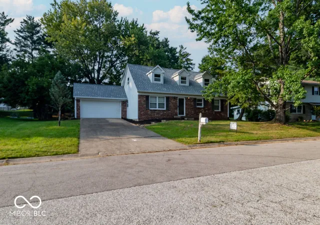 2nd image of 4501 E Cambridge Ct, Bloomington, IN 47408 | MLS# 22114705