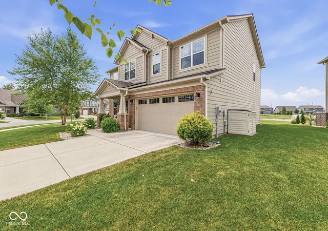 Photo 3 of Single family home for sale at 16183 Sedalia Dr, Fishers, IN 46040 | MLS# 22114712 | Listing updated on 2026-09-08