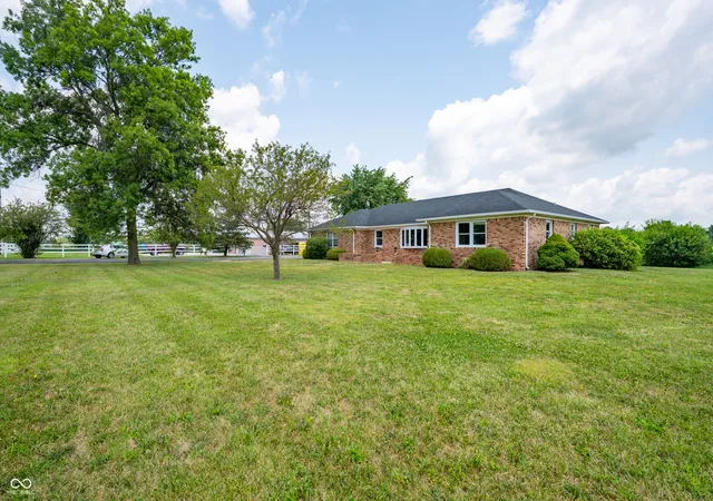 Photo 4 of House for sale at 1041 N US Hwy 421, Whitestown, IN 46075 | MLS# 22114726 | Listing updated on 2026-10-07