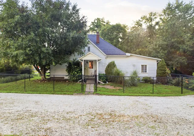 Photo 2 of Sale Pending at 3422 W County Rd 1025 N, Brazil, IN 47834 | MLS# 22114733 | Listing updated on 2026-09-12