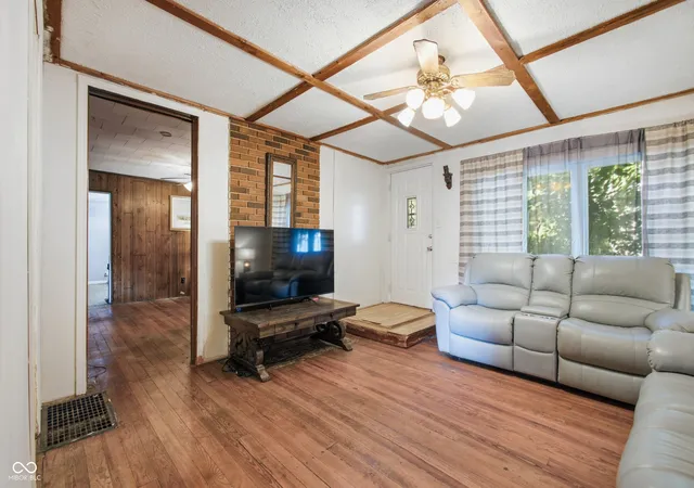 Photo 2 of Sale Pending at 3422 W County Rd 1025 N, Brazil, IN 47834 | MLS# 22114733 | Listing updated on 2026-09-12
