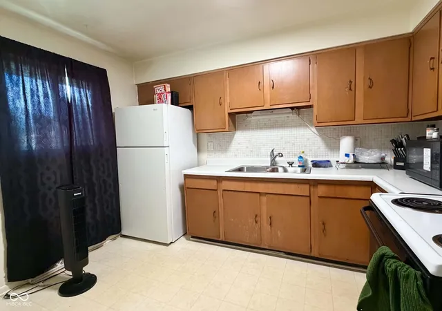 Photo 3 of House for sale at 234-236 Lehr Dr, Mooresville, IN 46158 | MLS# 22114774 | Listing updated on 2026-09-08