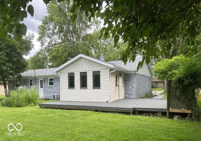 Photo 3 of Single family home for sale at 122 Norris Dr, Anderson, IN 46013 | MLS# 22114778 | Listing updated on 2026-07-29