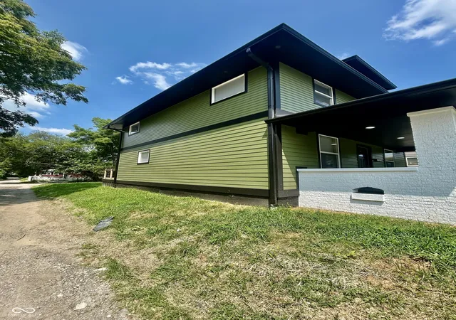 Photo 2 of Sale Pending at 520 N Gray St, Indianapolis, IN 46201 | MLS# 22114789 | Listing updated on 2026-09-25