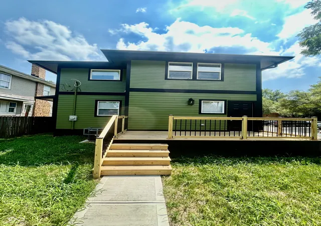 Photo 4 of Sale Pending at 520 N Gray St, Indianapolis, IN 46201 | MLS# 22114789 | Listing updated on 2026-09-25