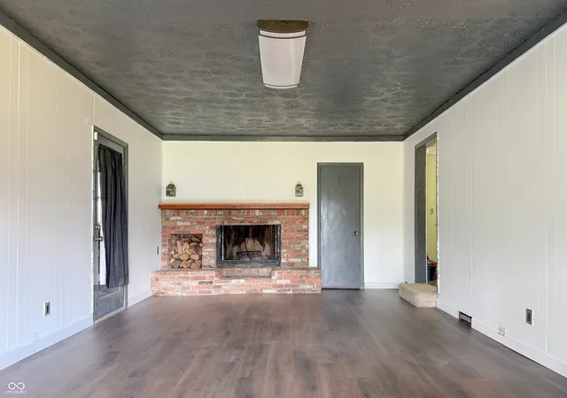 Photo 3 of Sale Pending at 6191 N 200 West, Columbus, IN 47201 | MLS# 22114813 | Listing updated on 2026-08-25