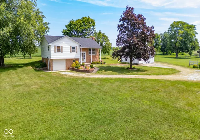 Photo 5 of Sale Pending at 548 E State Rd 28, Alexandria, IN 46001 | MLS# 22114820 | Listing updated on 2026-08-12