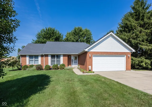 1st image of 1244 Apple St, Greenfield, IN 46140 | MLS# 22114825