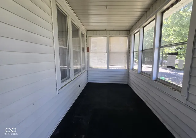 Photo 4 of Single family home for sale at 408 Barnett St, Vincennes, IN 47591 | MLS# 22114829 | Listing updated on 2026-07-17