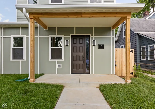 Photo 3 of Single family home for sale at 1121 Villa, Indianapolis, IN 46203 | MLS# 22114831 | Listing updated on 2026-09-30