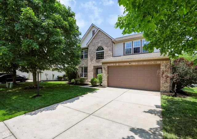 Photo 1 of Single family home for sale at 12628 Stanwich Pl, Carmel, IN 46033 | MLS# 22114850 | Listing updated on 2026-10-08
