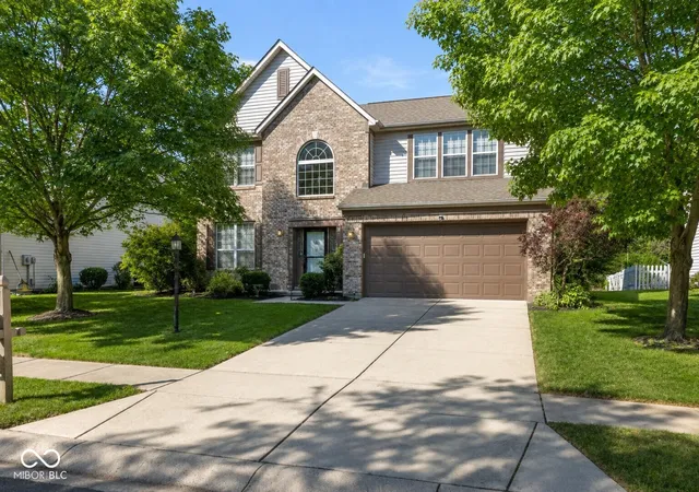 Photo 2 of Single family home for sale at 12628 Stanwich Pl, Carmel, IN 46033 | MLS# 22114850 | Listing updated on 2026-10-08