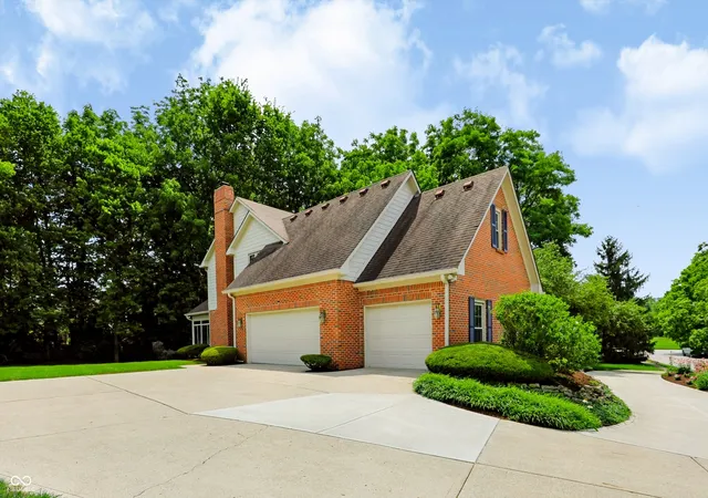 Photo 3 of Single family home for sale at 8703 Waterside Dr, Indianapolis, IN 46278 | MLS# 22114866 | Listing updated on 2026-09-30