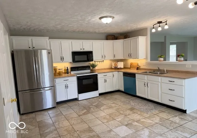 Photo 10 of Single family home for sale at 2935 Angelina Dr, Indianapolis, IN 46203 | MLS# 22114869 | Listing updated on 2026-08-08