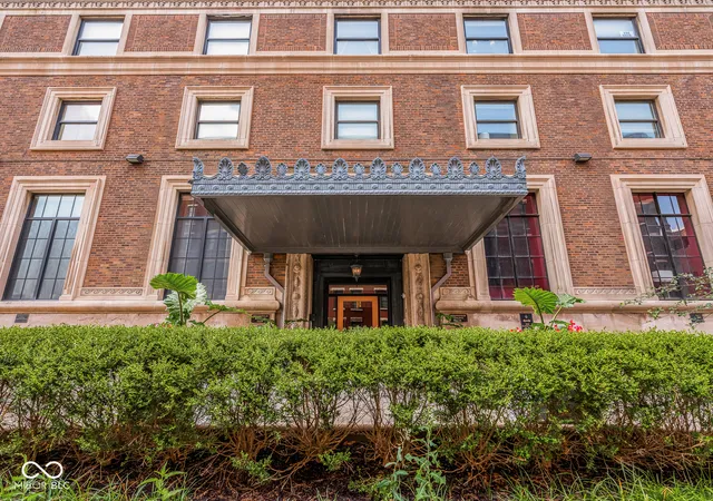 Photo 1 of Condo for sale at 350 N Meridian #303, Indianapolis, IN 46204 | MLS# 22114881 | Listing updated on 2026-10-06