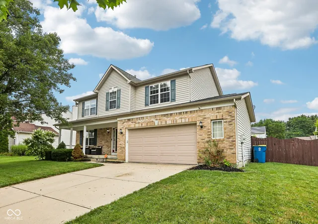 Photo 2 of Single family home for sale at 7194 Rodney Pl, Noblesville, IN 46062 | MLS# 22114883 | Listing updated on 2026-09-23