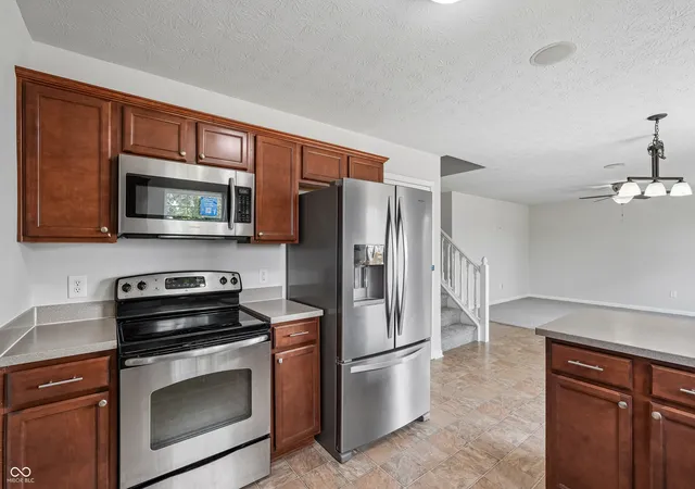 2nd image of 234 School House Dr, Greenfield, IN 46140 | MLS# 22114906