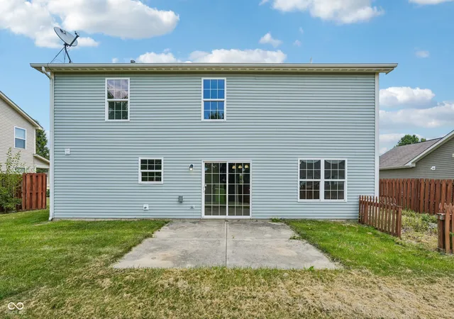 5th image of 234 School House Dr, Greenfield, IN 46140 | MLS# 22114906