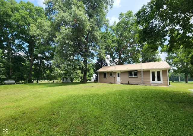 2nd image of 1577 W State Road 32, Veedersburg, IN 47987 | MLS# 22114909