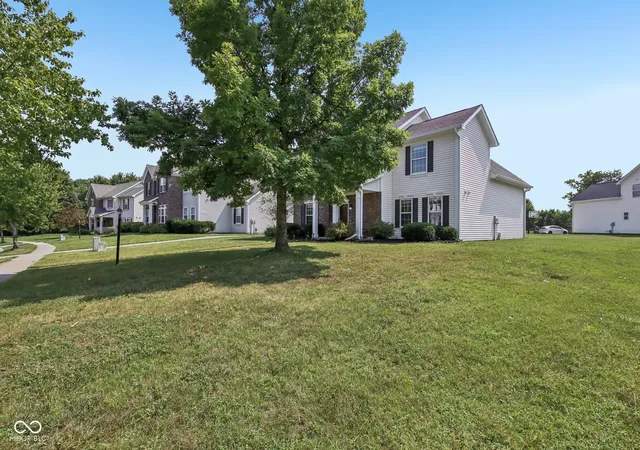5th image of 17857 Forreston Oak Dr, Noblesville, IN 46062 | MLS# 22114923