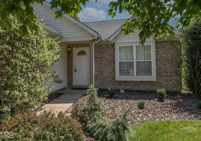 2nd image of 12051 Driftstone Dr, Fishers, IN 46037 | MLS# 22114927