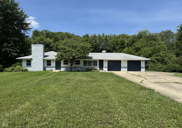 Photo 1 of Sale Pending at 8632 El Rico Dr, Indianapolis, IN 46240 | MLS# 22114986 | Listing updated on 2026-09-06