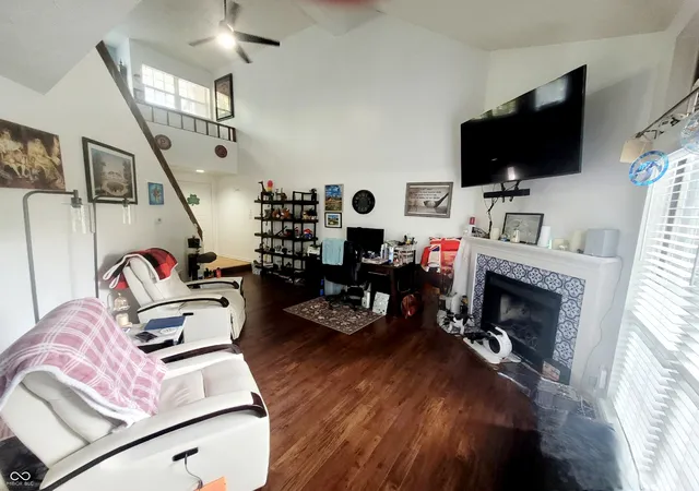 Photo 2 of Condo for sale at 7811 Harbour Isle #42, Indianapolis, IN 46240 | MLS# 22114995 | Listing updated on 2026-09-14