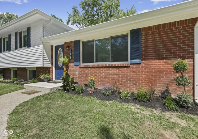 Photo 1 of Single family home for sale at 1225 Hathaway Dr, Indianapolis, IN 46229 | MLS# 22115010 | Listing updated on 2026-09-22