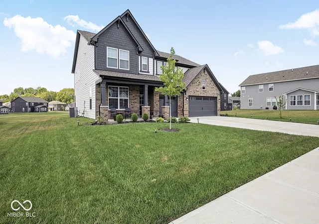Photo 3 of Single family home for sale at 4228 Brocket Dr, Greenwood, IN 46143 | MLS# 22115011 | Listing updated on 2026-08-30
