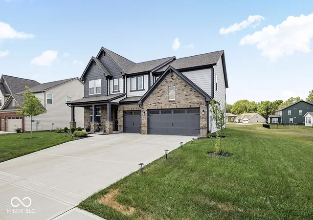 Photo 3 of Single family home for sale at 4228 Brocket Dr, Greenwood, IN 46143 | MLS# 22115011 | Listing updated on 2026-08-30