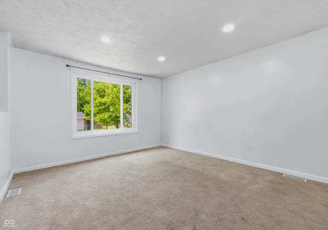 Photo 3 of Single family home for sale at 9505 Thornwood Dr, Indianapolis, IN 46250 | MLS# 22115014 | Listing updated on 2026-09-01