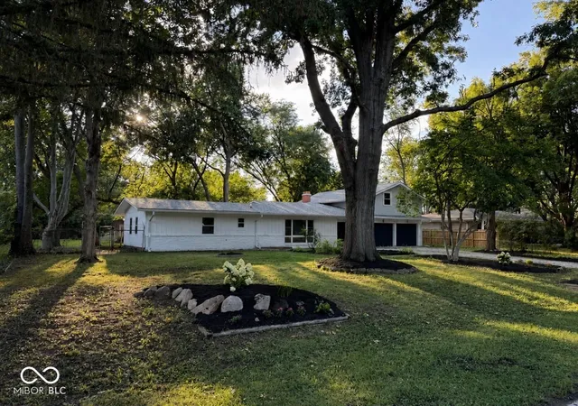 Photo 2 of Sale Pending at 9550 N Delaware St, Indianapolis, IN 46240 | MLS# 22115033 | Listing updated on 2026-08-27