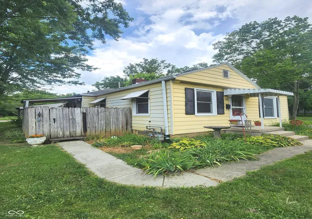 Photo 2 of Single family home for sale at 4930 Orion Ave, Indianapolis, IN 46201 | MLS# 22115044 | Listing updated on 2026-10-08