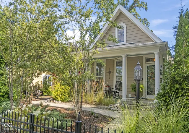 1st image of 946 W Main St, Madison, IN 47250 | MLS# 22115047